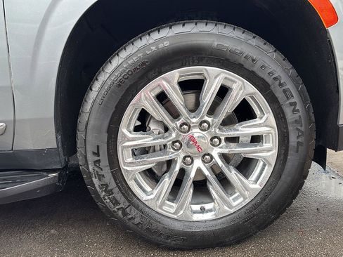 Used 2024 GMC Yukon SLT image 13