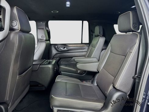Used 2023 Chevrolet Suburban Premier AWD/4WD image 26