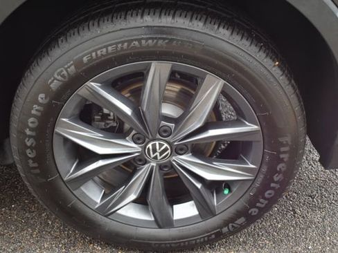 Used 2023 Volkswagen Tiguan SE FWD image 46