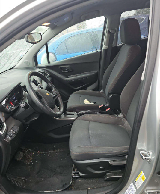 Used 2020 Chevrolet Trax LS w/ Tint and Cruise Package FWD image 3