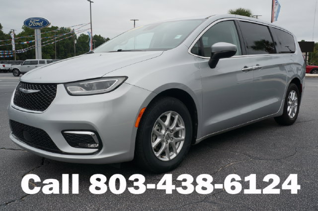 Used 2023 Chrysler Pacifica Touring-L FWD image 23