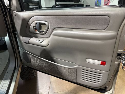 Used 1998 Chevrolet Silverado 2500 4x4 Extended Cab w/ Preferred Equipment Group 2 image 83