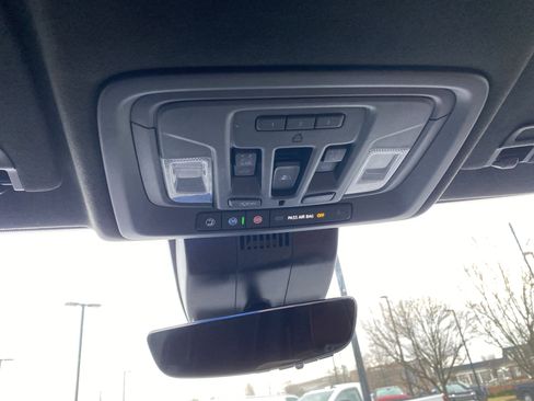 Used 2025 GMC Sierra 2500 Denali Ultimate w/ Snow Plow Prep/Camper Package image 34