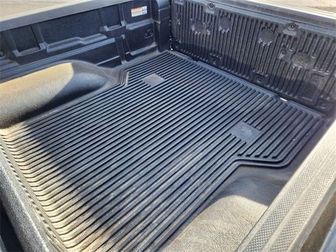 Used 2024 Nissan Frontier SV image 20