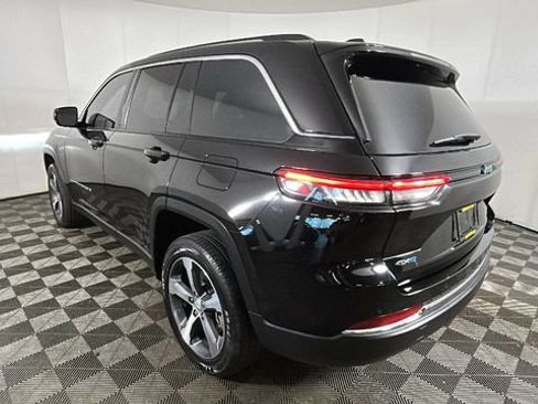 Used 2023 Jeep Grand Cherokee 4WD 4xe image 4