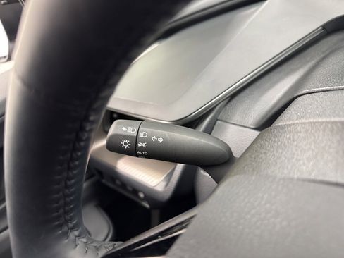 Certified 2024 Toyota Prius XLE image 21