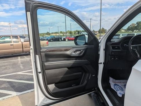 Used 2022 Chevrolet Tahoe Z71 w/ Luxury Package image 10