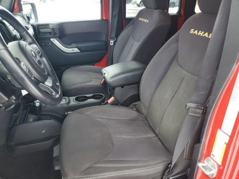 Used 2014 Jeep Wrangler Unlimited Sahara w/ Connectivity Group image 22