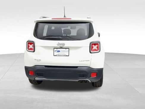 Used 2016 Jeep Renegade Limited image 3