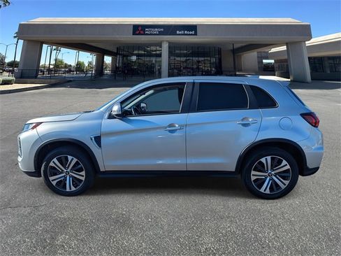 Used 2021 Mitsubishi Outlander Sport SE image 2