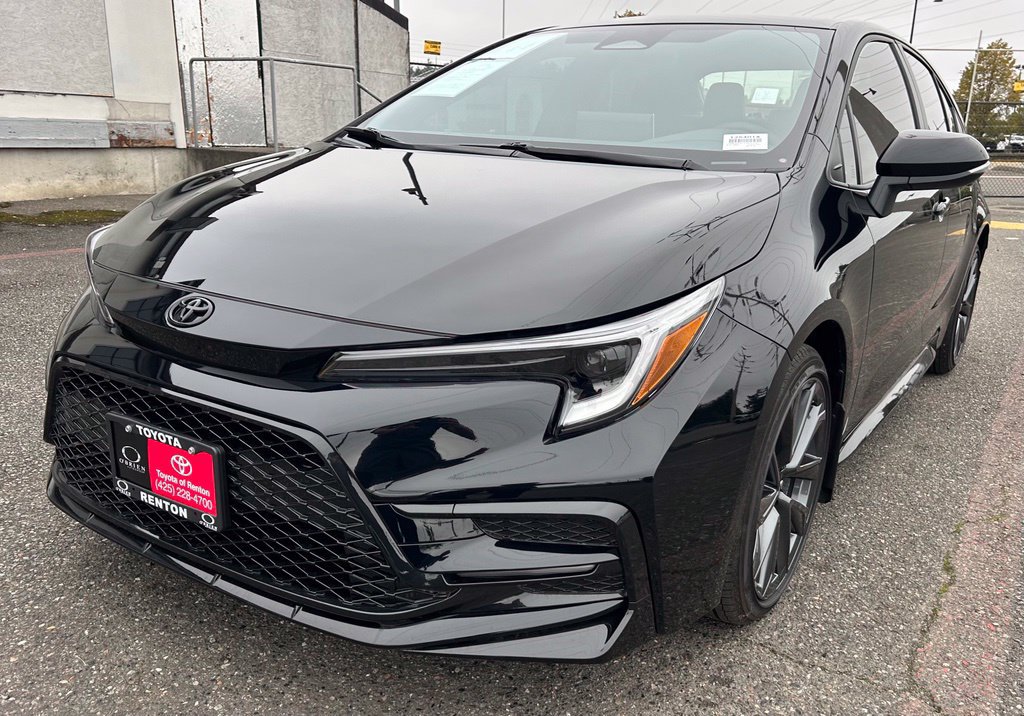 Certified 2026 Toyota Corolla SE w/ SE Package FWD image 1