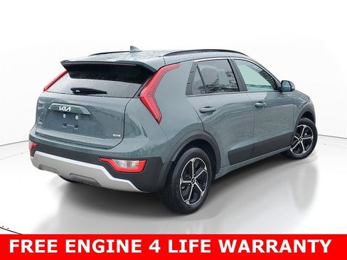 Certified 2024 Kia Niro EX image 3