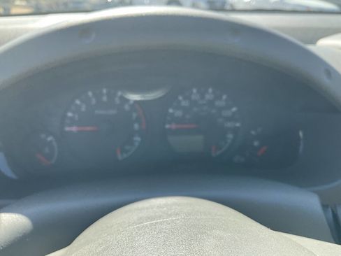 Used 2019 Nissan Frontier SV image 13