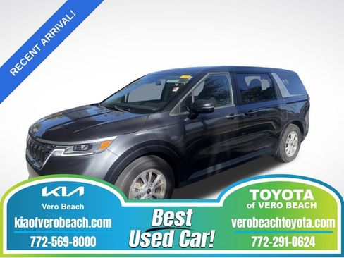Used 2023 Kia Carnival LX FWD image 1