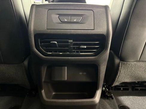 Used 2025 Chevrolet Silverado EV LT image 27