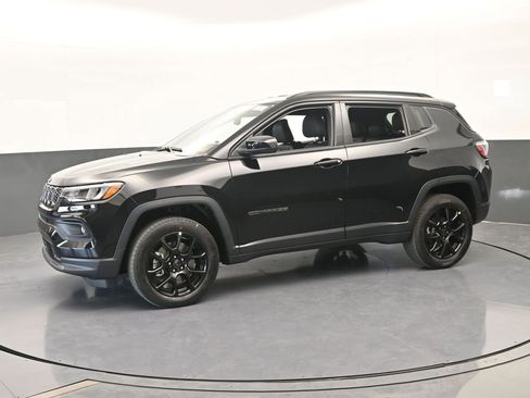 New 2026 Jeep Compass Latitude image 2