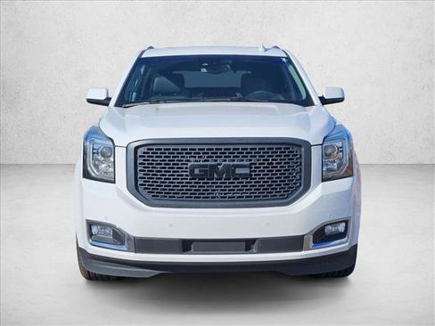 Used 2017 GMC Yukon SLT w/ Open Road Package image 2