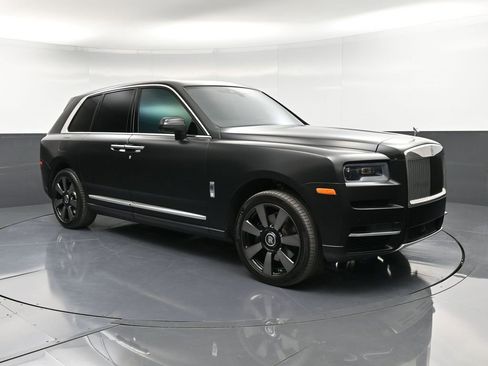 Used 2023 Rolls-Royce Cullinan w/ Technology Package image 10