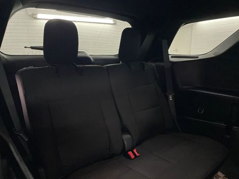 Used 2020 Ford Explorer XLT image 28