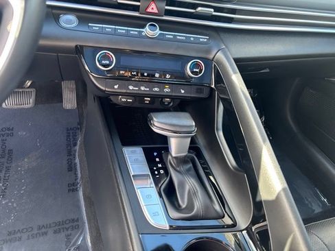 Used 2023 Hyundai Elantra Limited FWD image 23