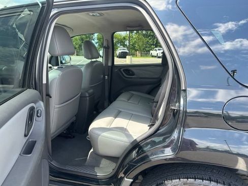 Used 2005 Ford Escape XLT AWD/4WD image 14