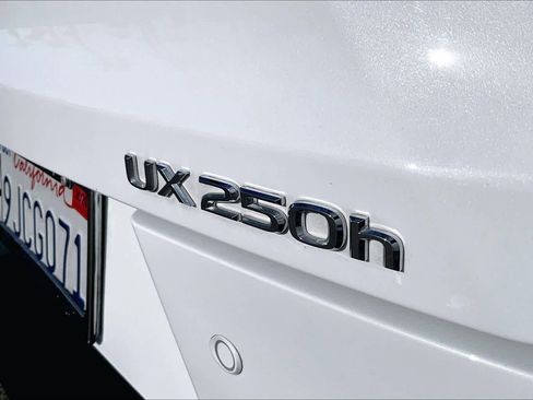Used 2024 Lexus UX 250h F Sport image 9