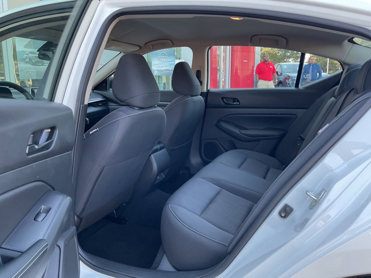 Used 2025 Nissan Altima 2.5 SV FWD image 11
