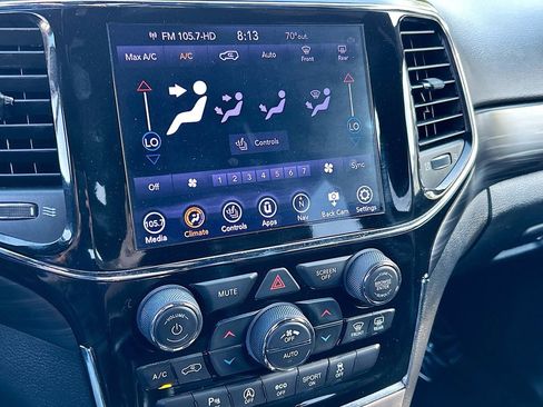Used 2021 Jeep Grand Cherokee Laredo X AWD/4WD image 16