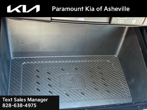 New 2025 Kia Niro SX image 16