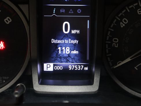 Used 2021 Toyota Tacoma TRD Sport w/ Technology Package image 40