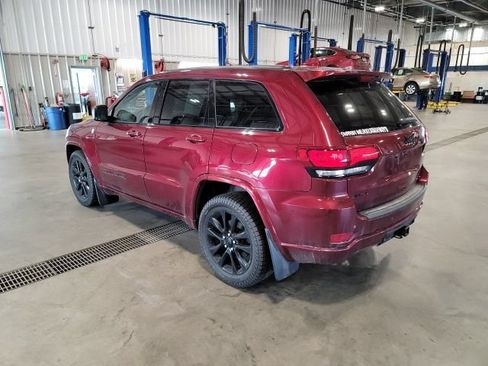 Used 2019 Jeep Grand Cherokee Altitude AWD/4WD image 5