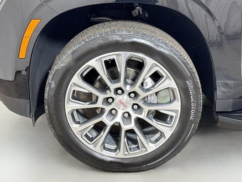 Used 2025 GMC Yukon XL Denali AWD/4WD image 31