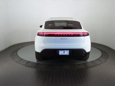 Certified 2025 Porsche Macan 4 Electric AWD/4WD image 6