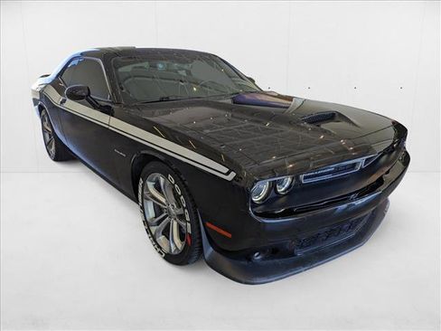 Used 2022 Dodge Challenger R/T image 3