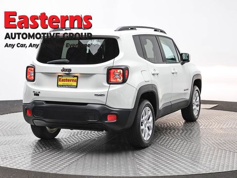 Used 2017 Jeep Renegade Latitude w/ Cold Weather Group AWD/4WD image 5