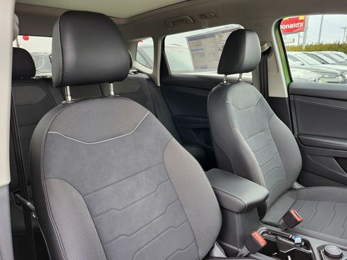 New 2026 Volkswagen Taos SE AWD/4WD image 14