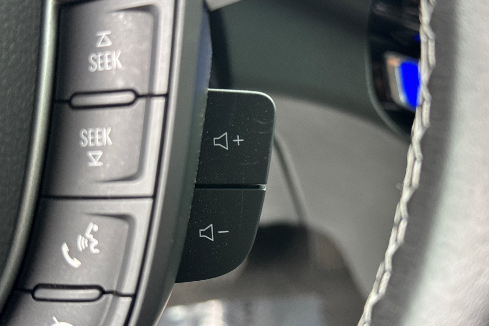 Used 2014 Chevrolet Spark LT FWD image 38