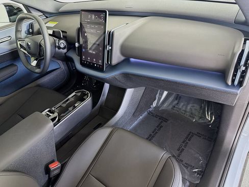 New 2026 Volvo EX30 Plus AWD/4WD image 29