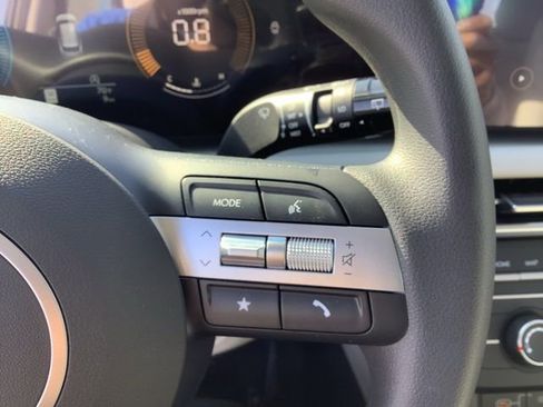 Certified 2025 Hyundai Tucson SE image 30