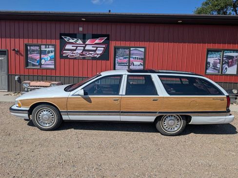 Used 1996 Buick Roadmaster Estate image 1