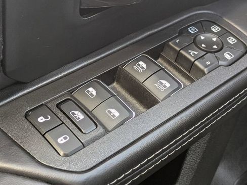 Used 2025 RAM 3500 Limited AWD/4WD image 25
