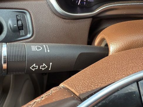 Used 2015 Cadillac SRX Luxury w/ Driver Awareness Package image 14