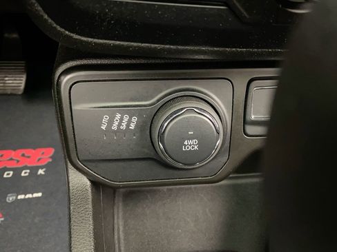 Used 2022 Jeep Renegade Altitude w/ Sun/Sound Group AWD/4WD image 21