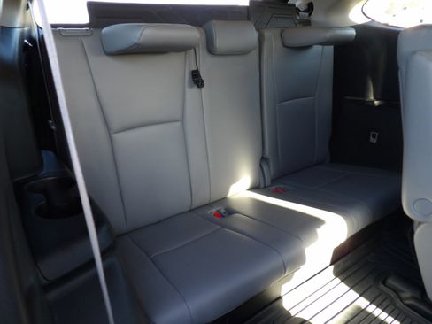 Used 2023 Toyota Highlander XLE image 13