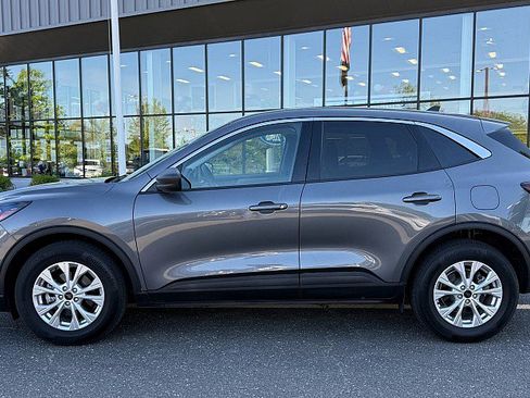 Used 2023 Ford Escape Active AWD/4WD image 2