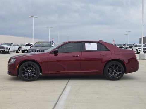 Certified 2023 Chrysler 300 Touring w/ Sport Appearance Package image 4