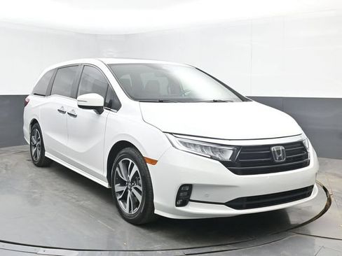 Used 2024 Honda Odyssey Touring image 2