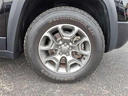 Used 2022 Jeep Cherokee Trailhawk w/ Sun, Sound & Nav Group image 8