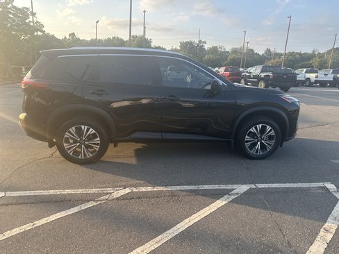Certified 2023 Nissan Rogue SV w/ SV Premium B Package FWD image 4