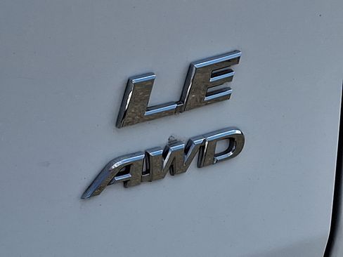 Certified 2022 Toyota RAV4 LE image 32